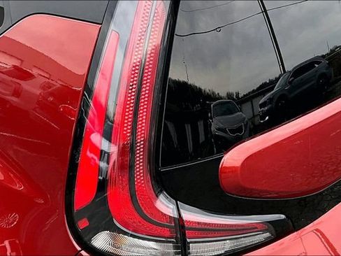 Certified 2023 Kia Soul LX w/ Option Group 015 image 28