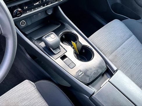 Certified 2023 Nissan Rogue SV FWD image 17