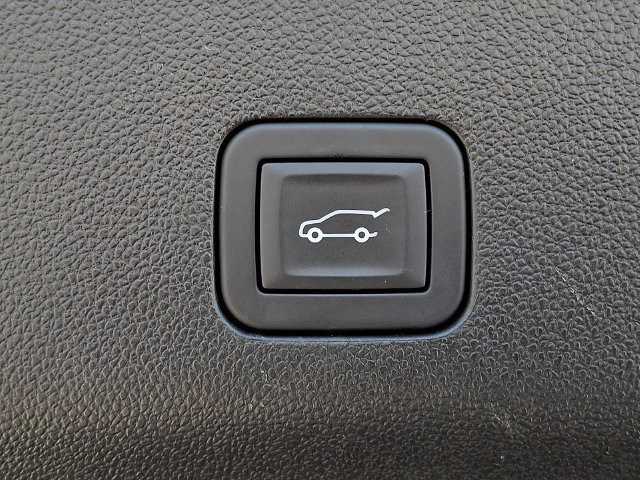 Used 2025 GMC Yukon Denali AWD/4WD image 29