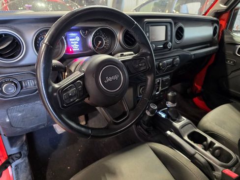 Used 2018 Jeep Wrangler Unlimited Sport S AWD/4WD image 4