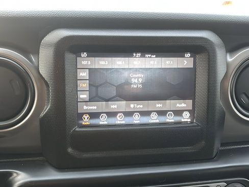 Used 2022 Jeep Wrangler Unlimited Sport image 15