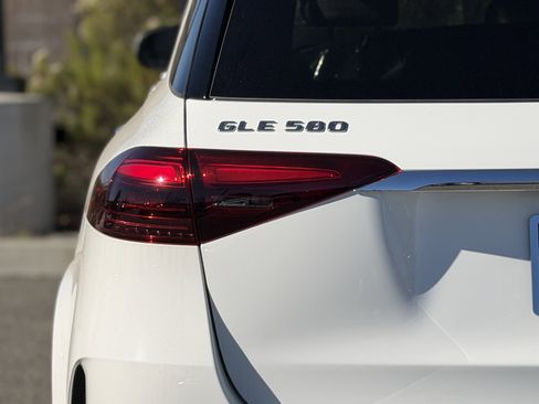 New 2025 Mercedes-Benz GLE 580 4MATIC image 11