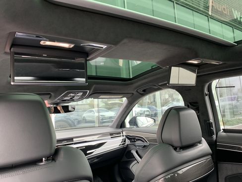 Used 2023 Audi S8 w/ S8 Comfort Plus Package AWD/4WD image 20
