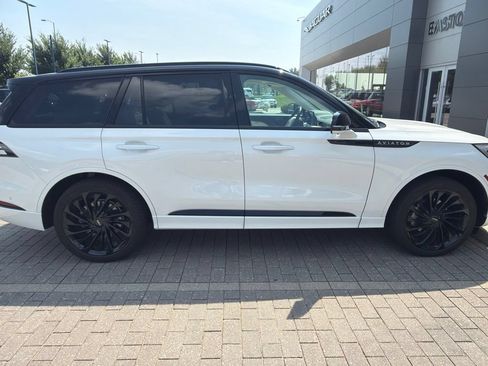 Used 2023 Lincoln Aviator Black Label AWD/4WD image 4