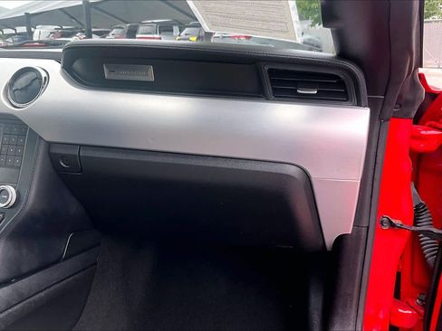 Used 2019 Ford Mustang Convertible RWD image 18