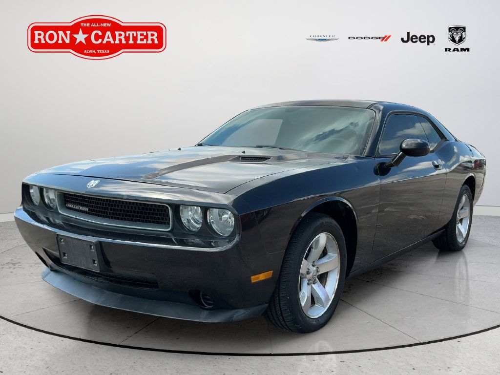 Used 2010 Dodge Challenger SE RWD image 3