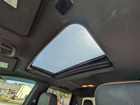 Used 2024 GMC Canyon AT4 w/ Canyon Safety Plus Package image 11