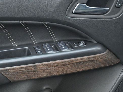 Used 2022 GMC Canyon Denali image 12