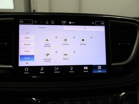 Used 2023 Chrysler Pacifica Touring-L AWD/4WD image 61