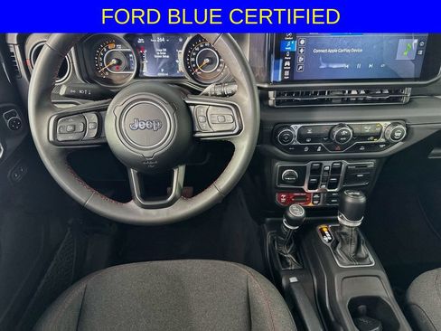 Used 2025 Jeep Wrangler Unlimited Rubicon AWD/4WD image 23