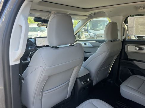 New 2026 Ford Explorer Active w/ Active Comfort Package AWD/4WD image 18