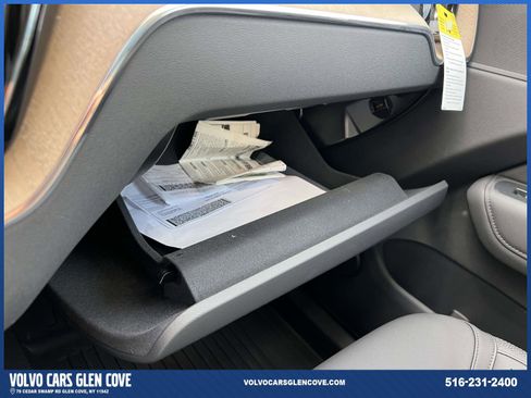 Used 2026 Volvo XC60 B5 Core w/ Climate Package PRO image 33