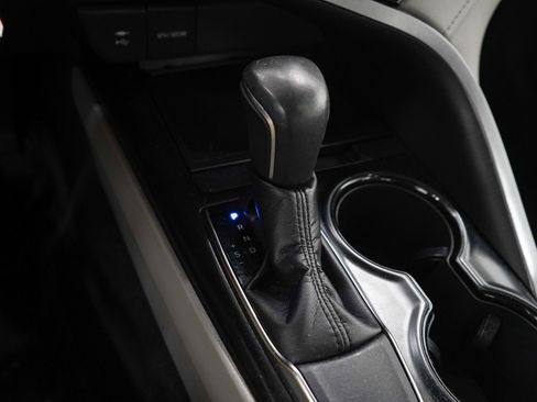 Used 2019 Toyota Camry SE FWD image 21