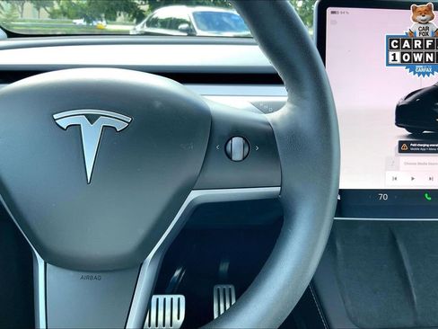 Used 2023 Tesla Model Y Performance image 17