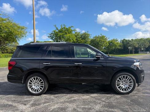 Used 2024 Ford Expedition Limited AWD/4WD image 9