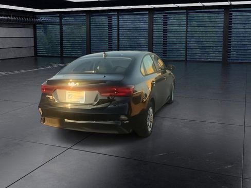 Used 2023 Kia Forte LX image 8