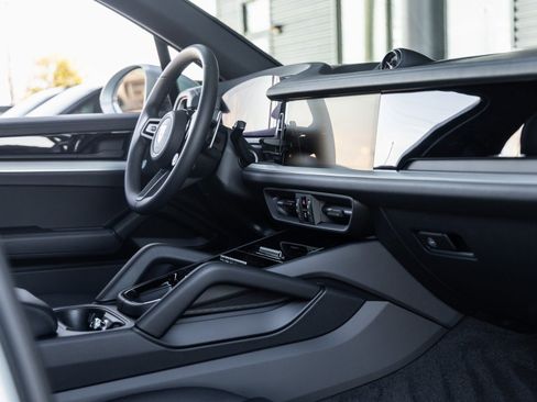 New 2026 Porsche Cayenne S image 48