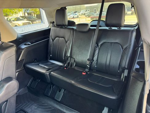 Used 2018 Ford Expedition Platinum AWD/4WD image 24