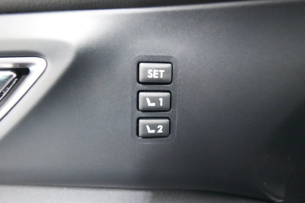 Used 2023 Subaru Ascent Limited w/ Technology Package AWD/4WD image 17