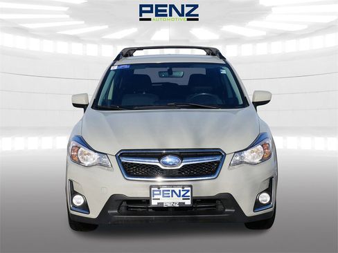 Used 2017 Subaru Crosstrek 2.0i Premium image 2