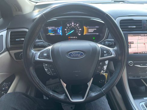 Used 2013 Ford Fusion SE image 25