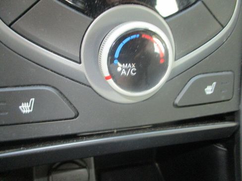 Used 2014 Hyundai Elantra SE w/ Option Group 02 FWD image 34