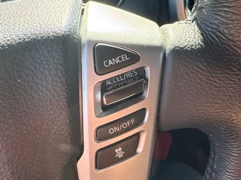 Used 2021 Nissan Titan SV w/ SV Convenience Package AWD/4WD image 12