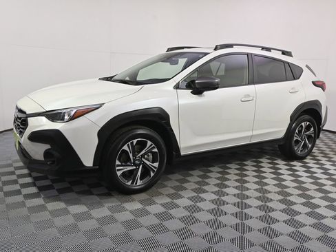 Used 2024 Subaru Crosstrek 2.0i Premium image 2