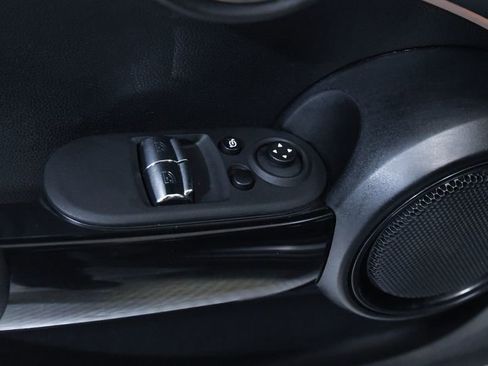 Used 2022 MINI Cooper 2-Door Hardtop w/ Premium Package FWD image 18