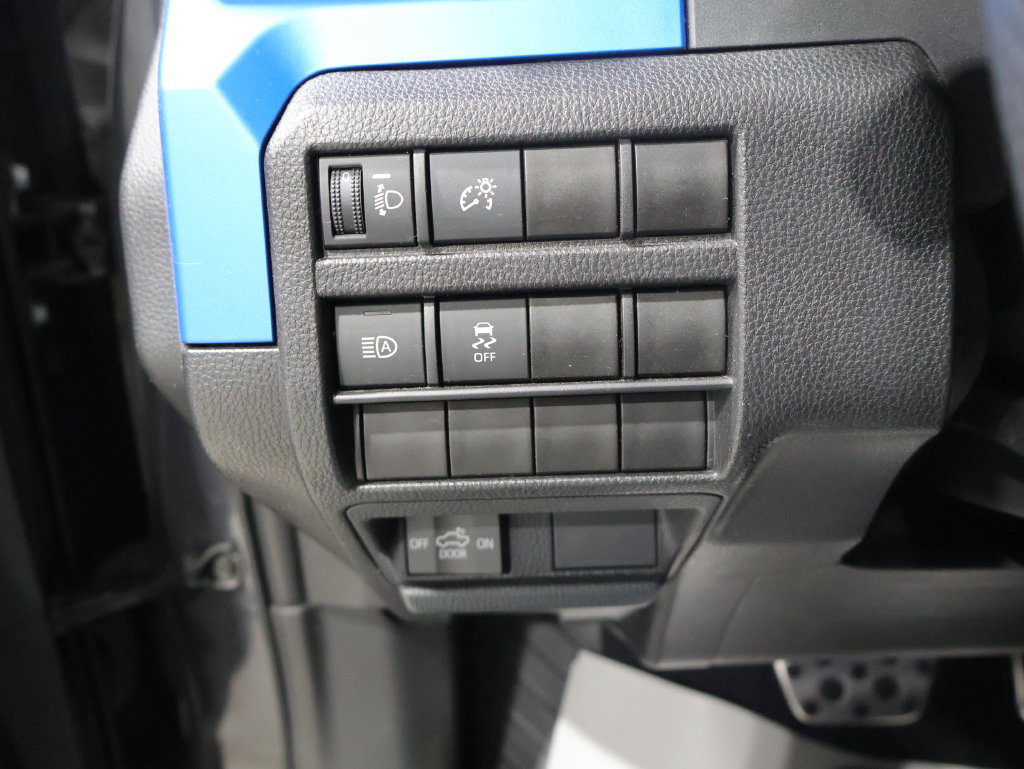 Used 2025 Toyota Tacoma TRD Sport AWD/4WD image 33