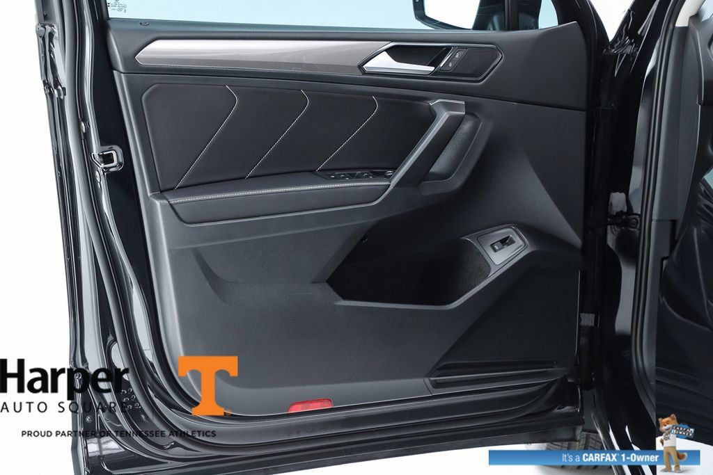 Used 2023 Volkswagen Tiguan SE w/ Panoramic Sunroof Package FWD image 56
