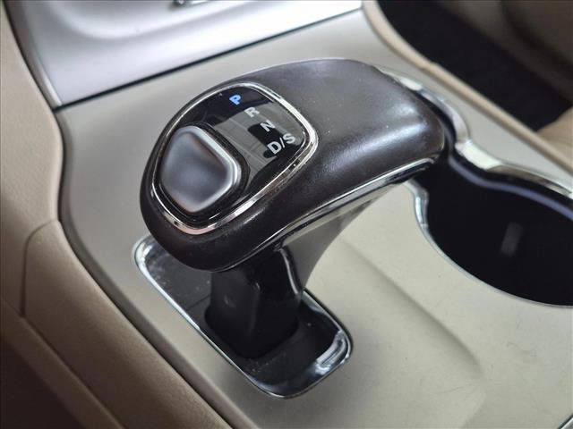 Used 2014 Jeep Grand Cherokee Overland w/ Advanced Technology Group AWD/4WD image 7