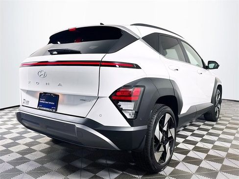 Certified 2025 Hyundai Kona Limited image 8