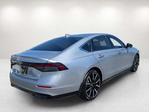 Used 2024 Honda Accord Touring image 5