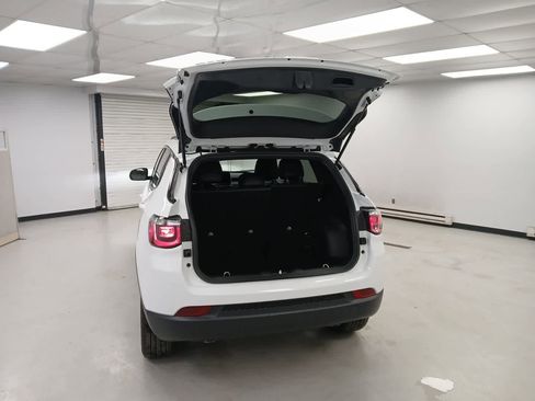 New 2026 Jeep Compass Latitude image 5