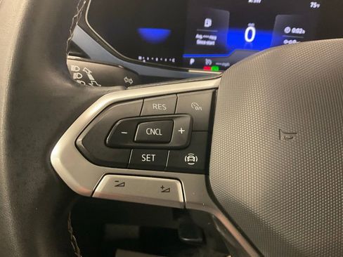 Used 2022 Volkswagen Taos SE FWD image 18