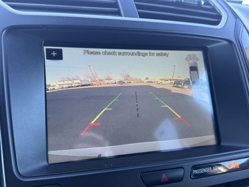 Used 2017 Ford Explorer XLT w/ Equipment Group 202A image 27