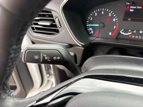 Used 2022 Ford Escape SE w/ SE Sport Appearance Package FWD image 16
