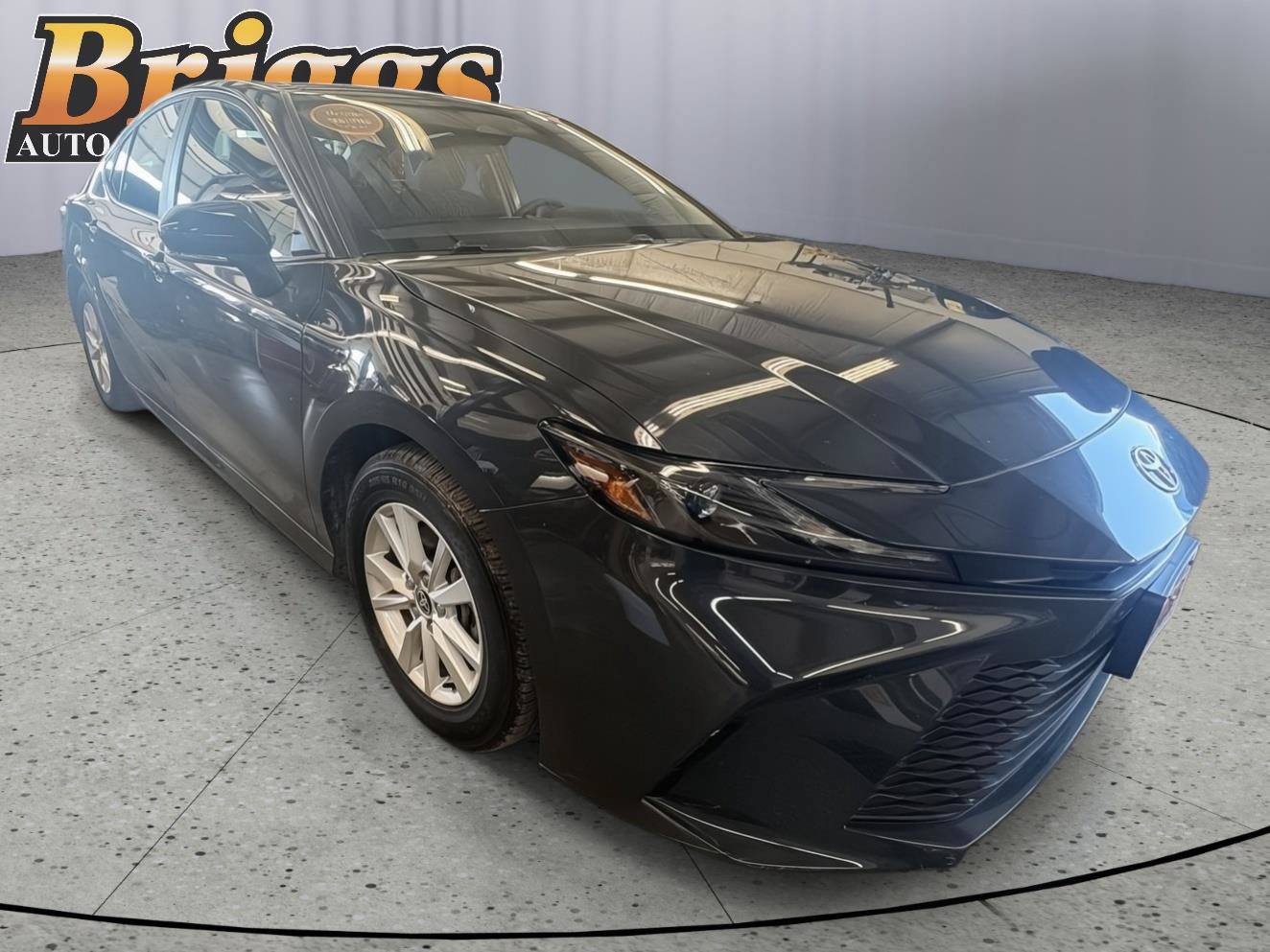 Used 2025 Toyota Camry LE FWD image 7