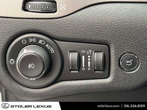 Used 2021 Jeep Cherokee Limited w/ Mopar Interior Package AWD/4WD image 24