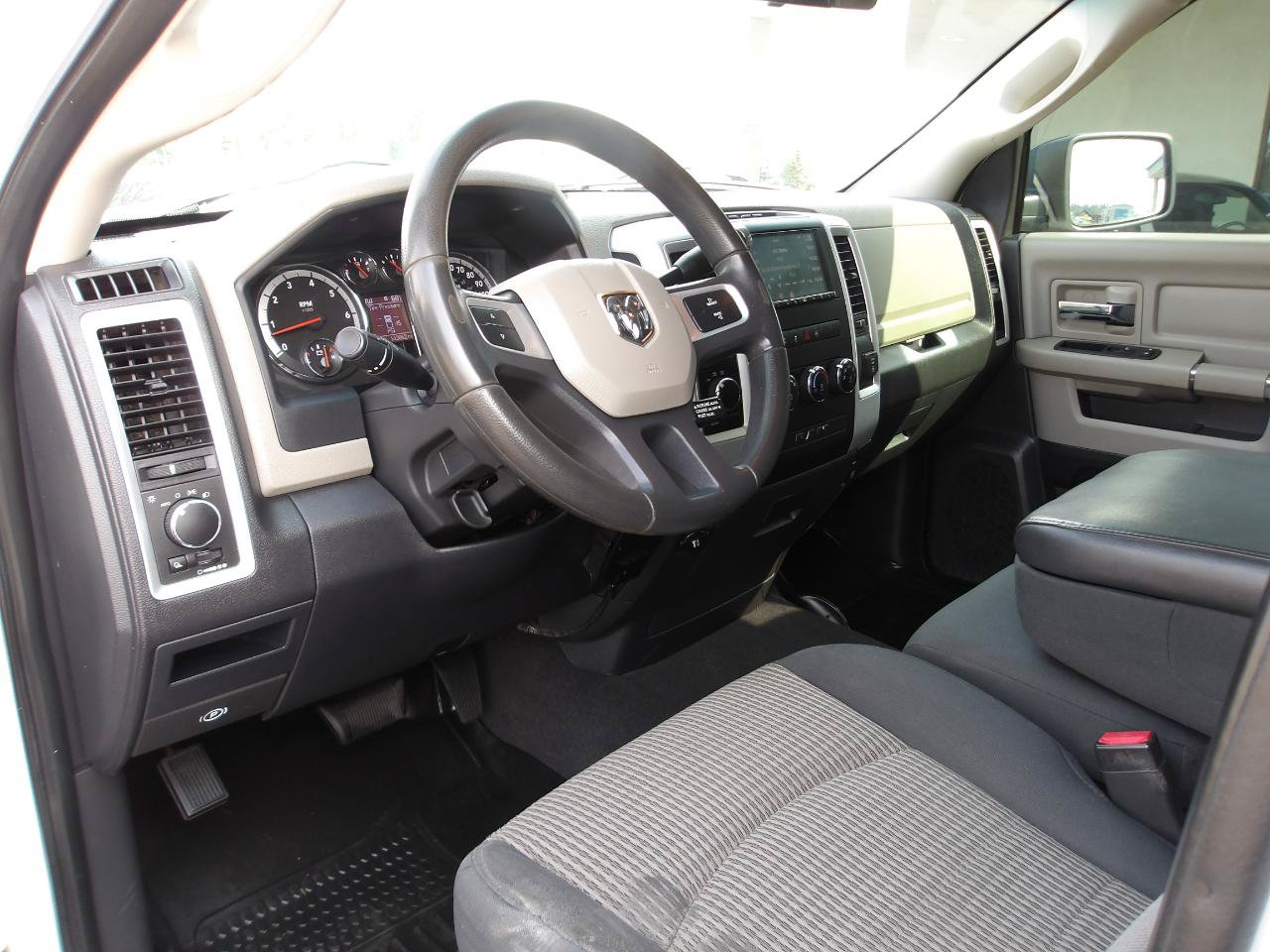 Used 2011 RAM 1500 Classic SLT AWD/4WD image 9