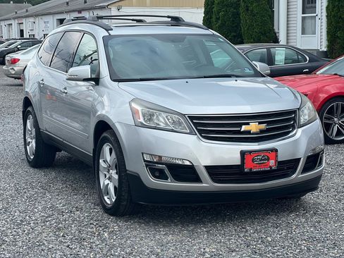 Used 2017 Chevrolet Traverse LT w/ Style and Technology Package AWD/4WD image 1