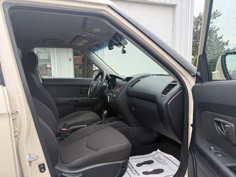 Used 2012 Kia Soul FWD image 15