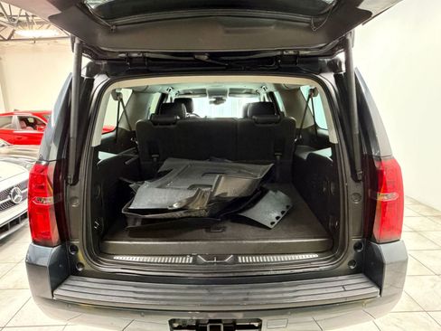 Used 2020 Chevrolet Suburban LT AWD/4WD image 18