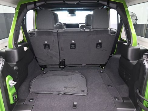 Used 2025 Jeep Wrangler Sport S image 38