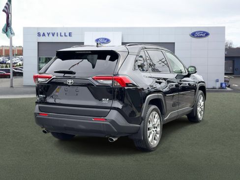 Used 2021 Toyota RAV4 XLE Premium AWD/4WD image 5