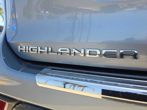 Used 2023 Toyota Highlander Limited w/ Protection Package #3 (TMS) AWD/4WD image 16