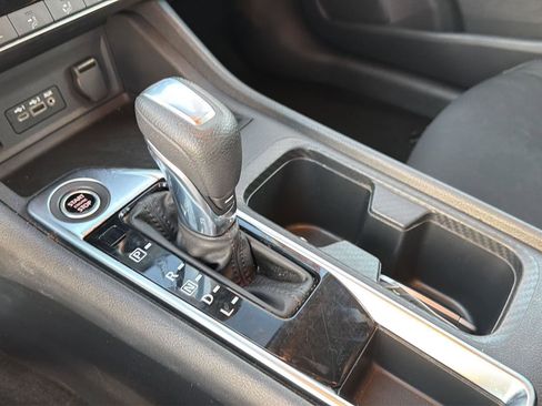 Used 2024 Nissan Sentra SV image 27