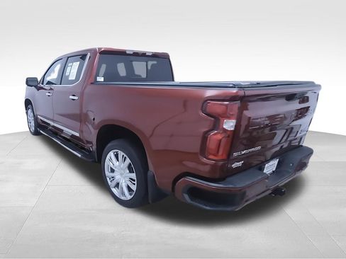 Used 2025 Chevrolet Silverado 1500 High Country w/ High Country Premium Package AWD/4WD image 12