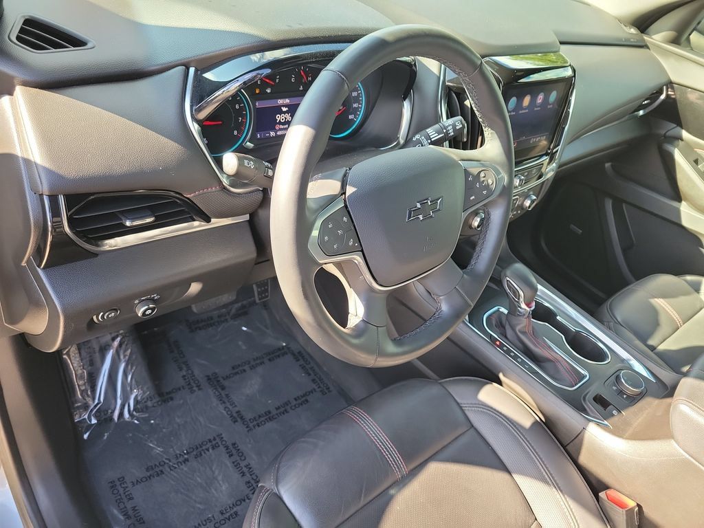 Used 2023 Chevrolet Traverse RS FWD image 7